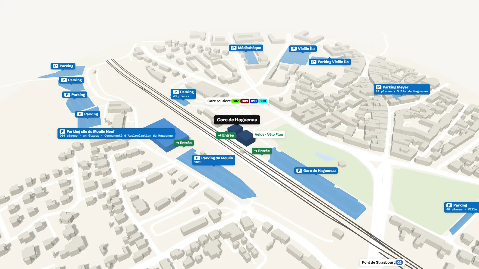 Plan 3D des accès de la gare de Haguenau : bâtiment voyageurs, quais numérotés, parkings, entrées, taxis, arrêts de bus et de tram